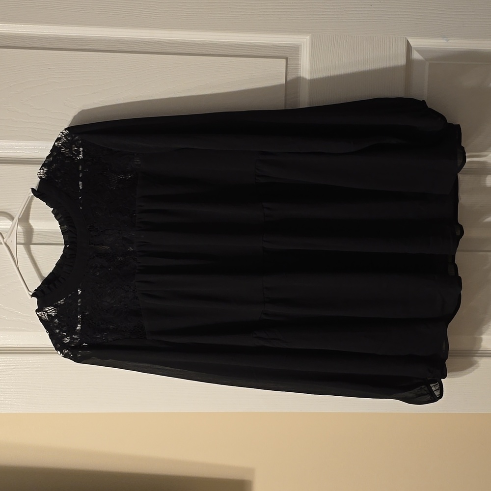 Torrid Lace with Chiffon overlay top 2x